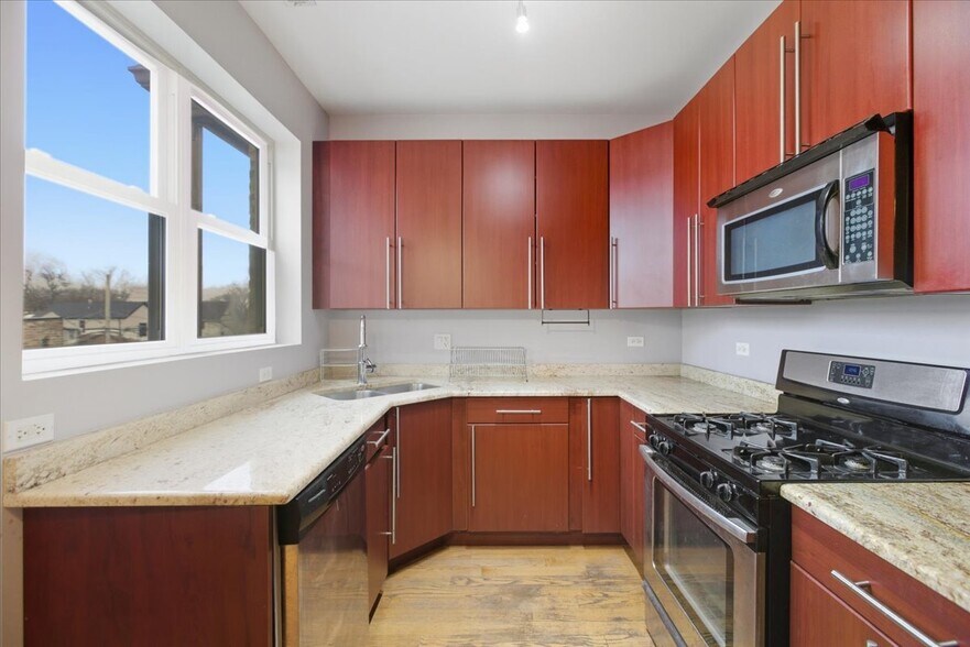 Building Photo - 1951 N Monticello Ave