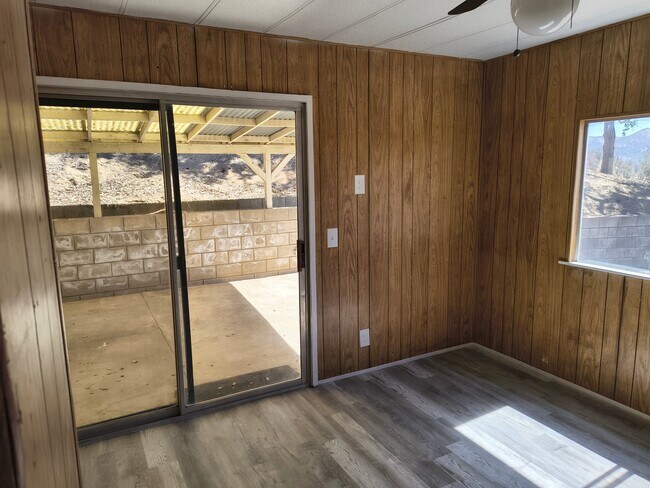 Building Photo - 35468 E Kings Canyon Rd