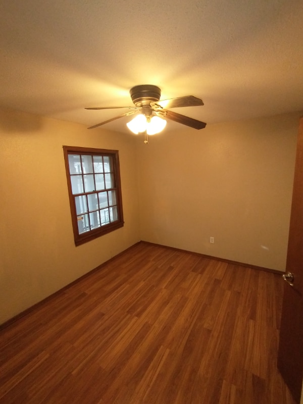 Building Photo - 129 W Lilac Ln