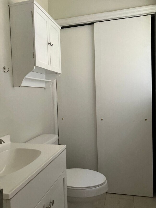 Building Photo - 3 BR/ 2 BA Close to Downtown Watkinsville & Wire Park!