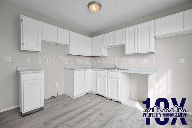 Building Photo - 1080 Viewpointe Dr