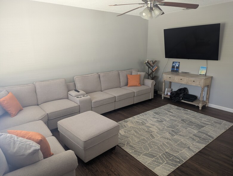 Living Room - 11530 Casa Alto St