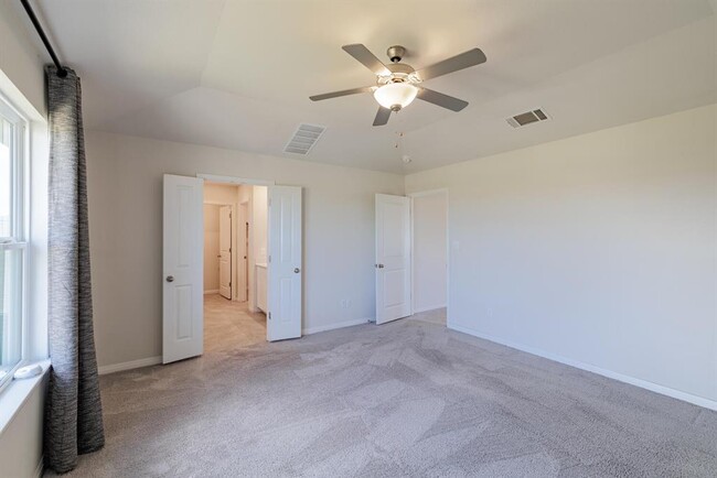 Building Photo - 132 Skycroft Cir