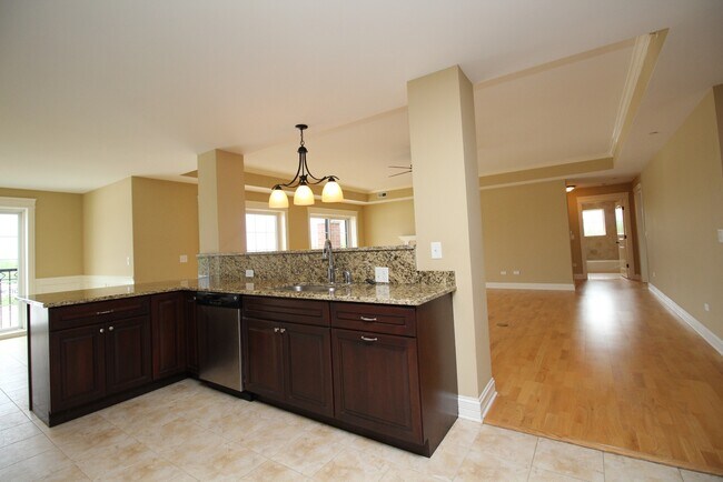Building Photo - 10765 Clocktower Dr