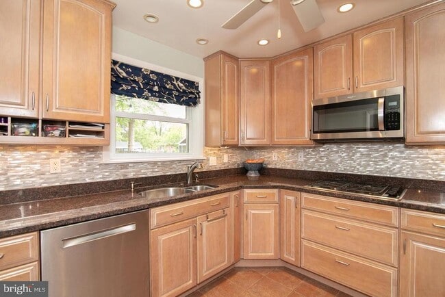Building Photo - 8411 Morey Ln