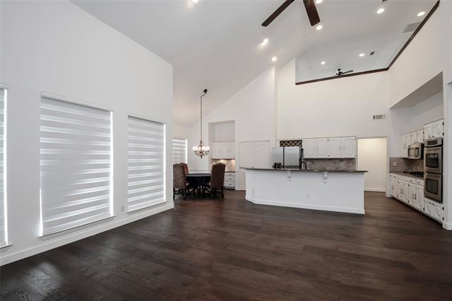 Building Photo - 7100 Oakbrook Dr