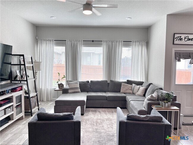 Building Photo - 6807 Comanche Post