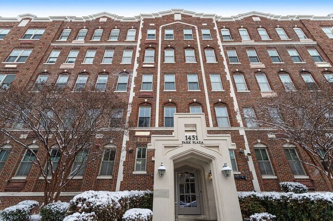 Building Photo - 1451 Park Rd NW