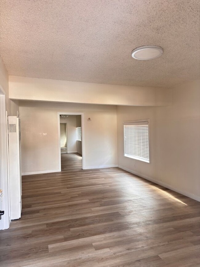 Building Photo - 1060 McFarland Ave