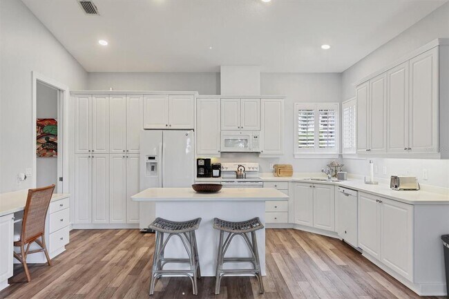 Building Photo - 5445 46th Ct W