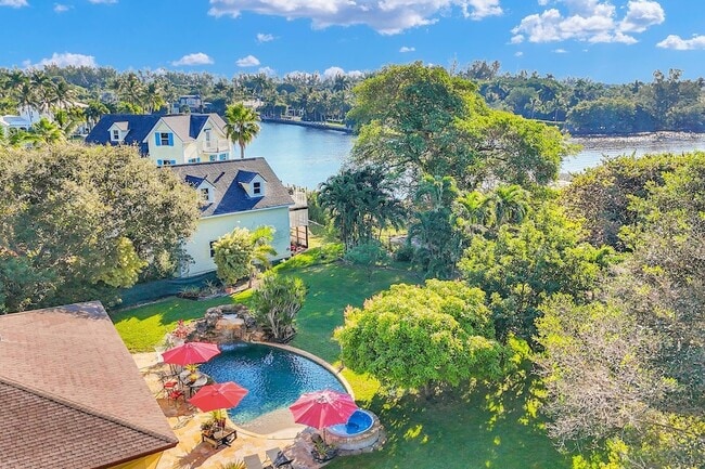 Building Photo - 916 Roberts Rd