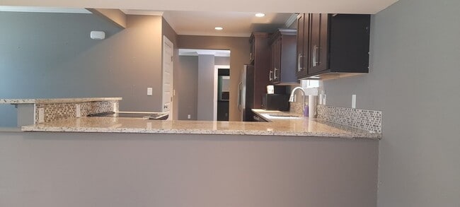Building Photo - COMING SOON - 2 Bedroom 2 Bath home with f...