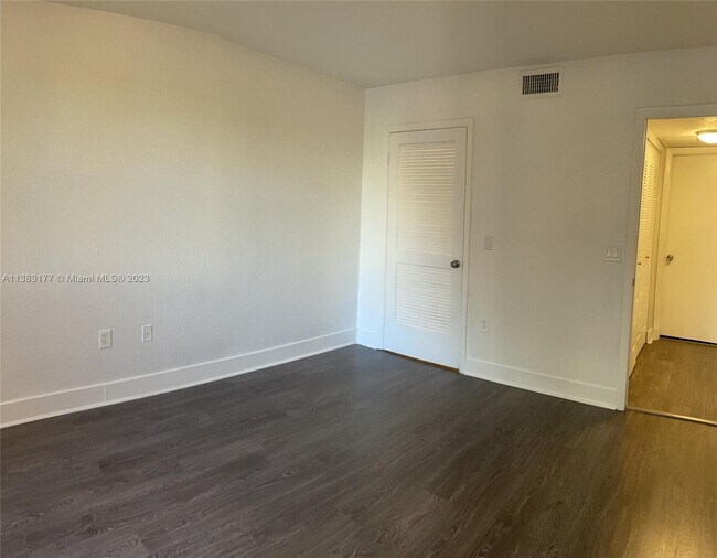 Building Photo - 8225 Lake Dr