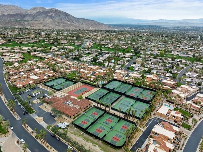 Building Photo - 73417 Foxtail Ln