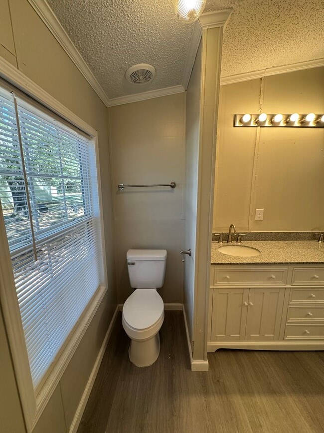 Building Photo - 236 Kue Pass