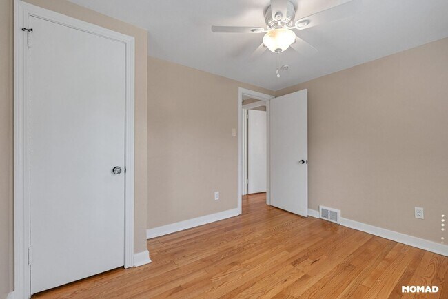 Building Photo - 3 Bedroom Completely Remodeled Single Fami...