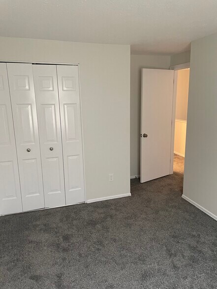 Building Photo - 329 Bellford Ct