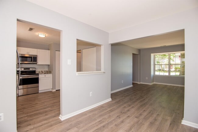 Building Photo - 15725 Ebony Ct