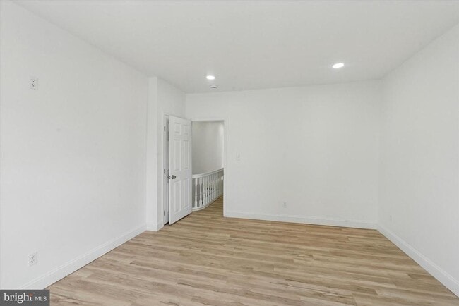 Building Photo - 17 N Millick St