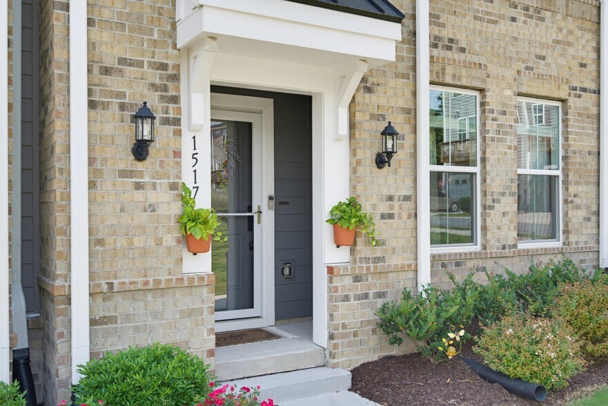 Building Photo - 1517 Irving Hl Dr