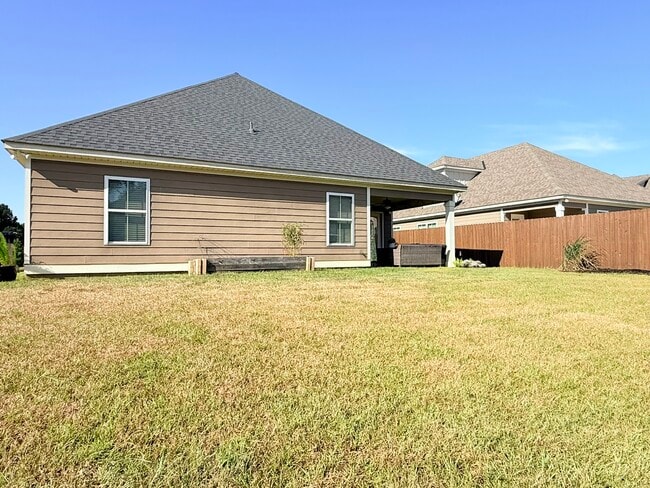 Building Photo - 229 Paxton Lp