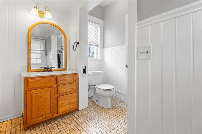 Building Photo - 291 Maple Ave