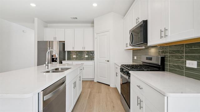 Building Photo - 6624 Vly Lk Ln