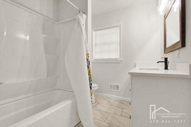 Building Photo - 1870 Gherry Dr