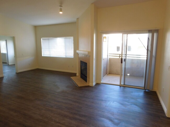 Building Photo - SPACIOUS 3 BEDROOOM CONDO*SOUTHWEST AREA*C...