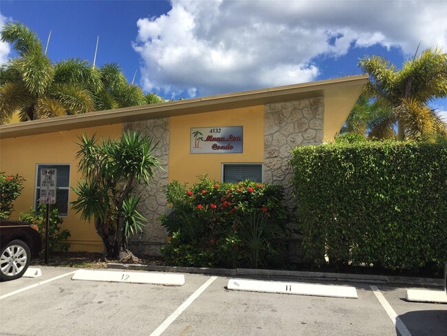 Building Photo - 4532 Bougainvilla Dr