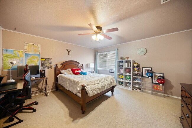 Building Photo - 15206 Redbird Mnr