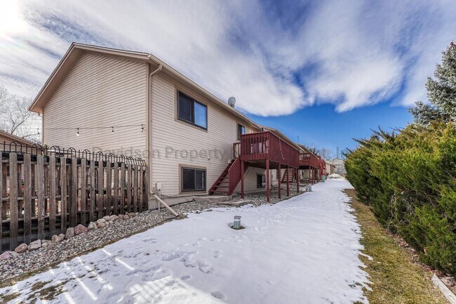 Building Photo - 1524 Shane Cir