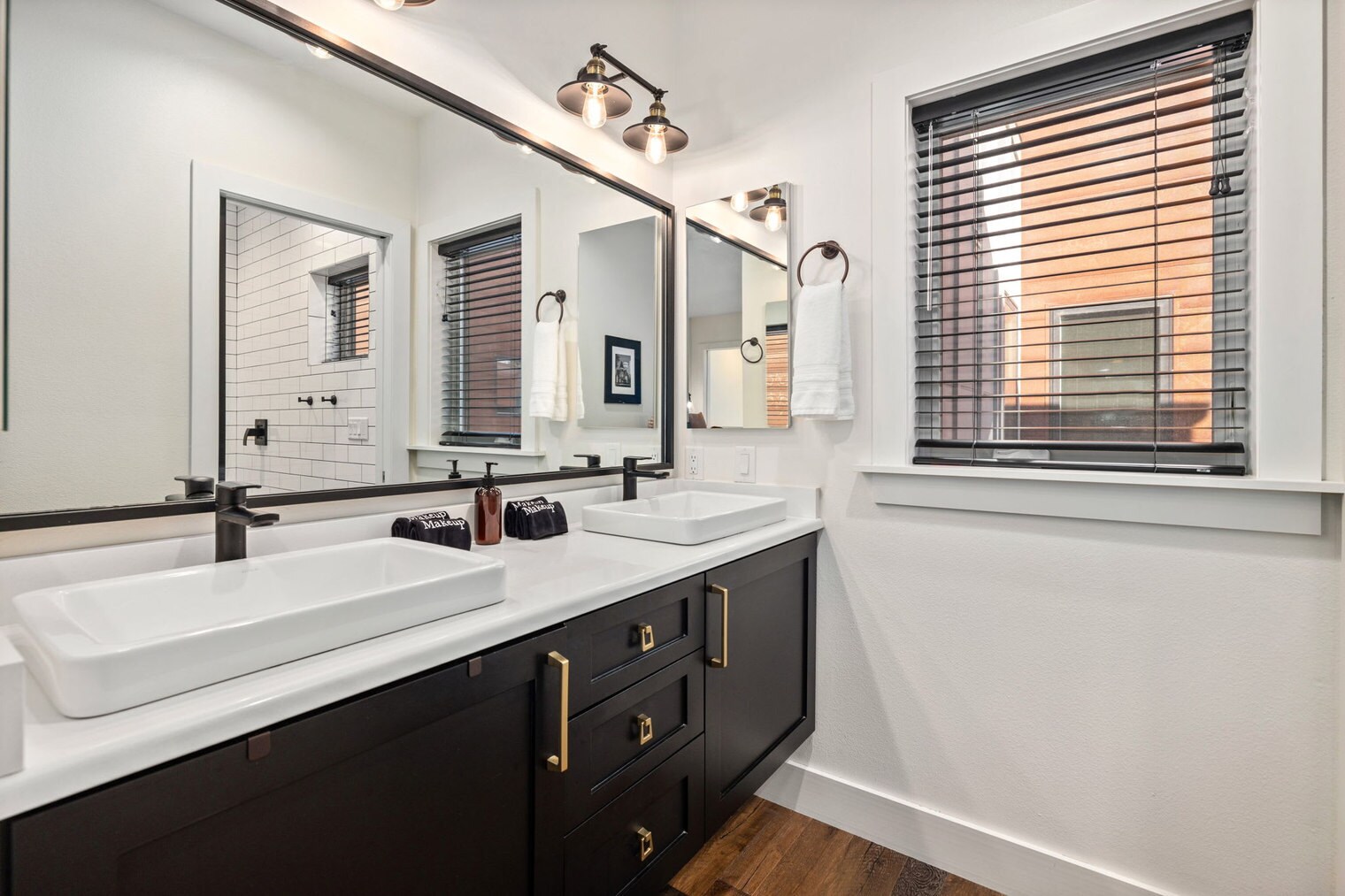 Building Photo - 510 SE Tourmaline Mews