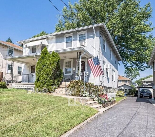 Primary Photo - 3207 Albemarle Ave