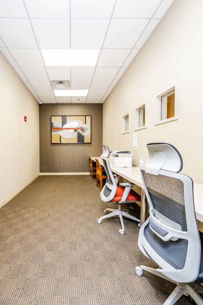 Building Photo - 512 N McClurg Ct