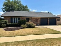 Building Photo - Self Showing - 3 Bedroom 2 bathroom