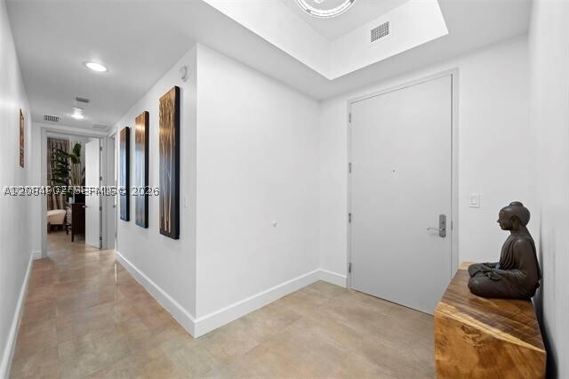 Building Photo - 15901 Collins Ave