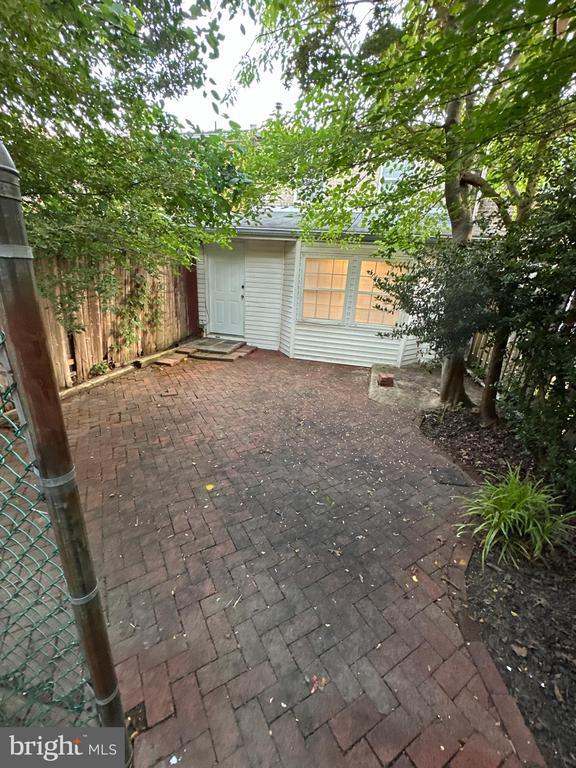 Building Photo - 6521 Gildar St