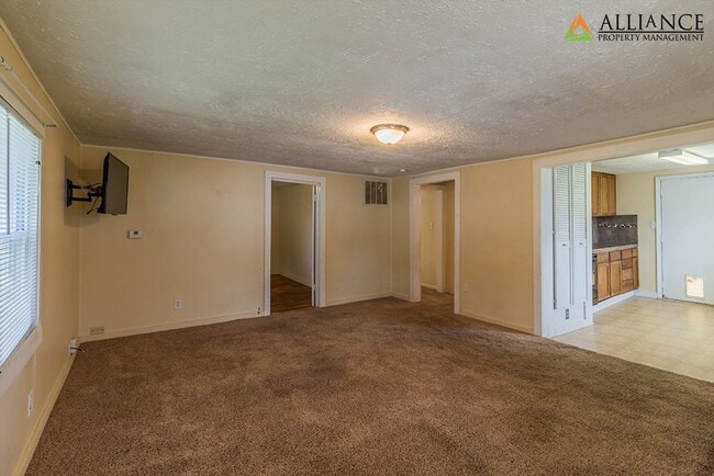 Building Photo - Great Location off Fort Riley Blvd with a Fenced Backyard!