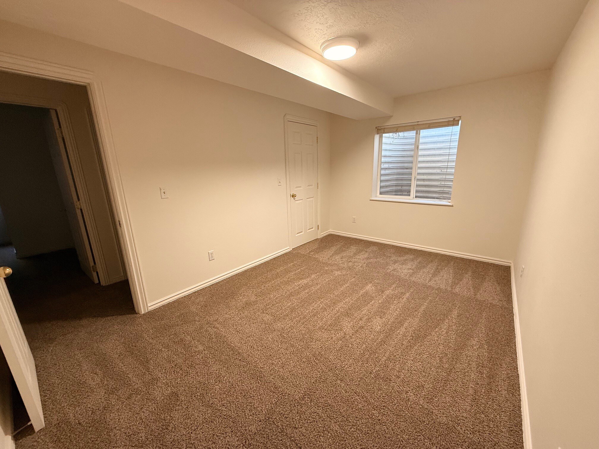 Building Photo - 2086 E 1480 S