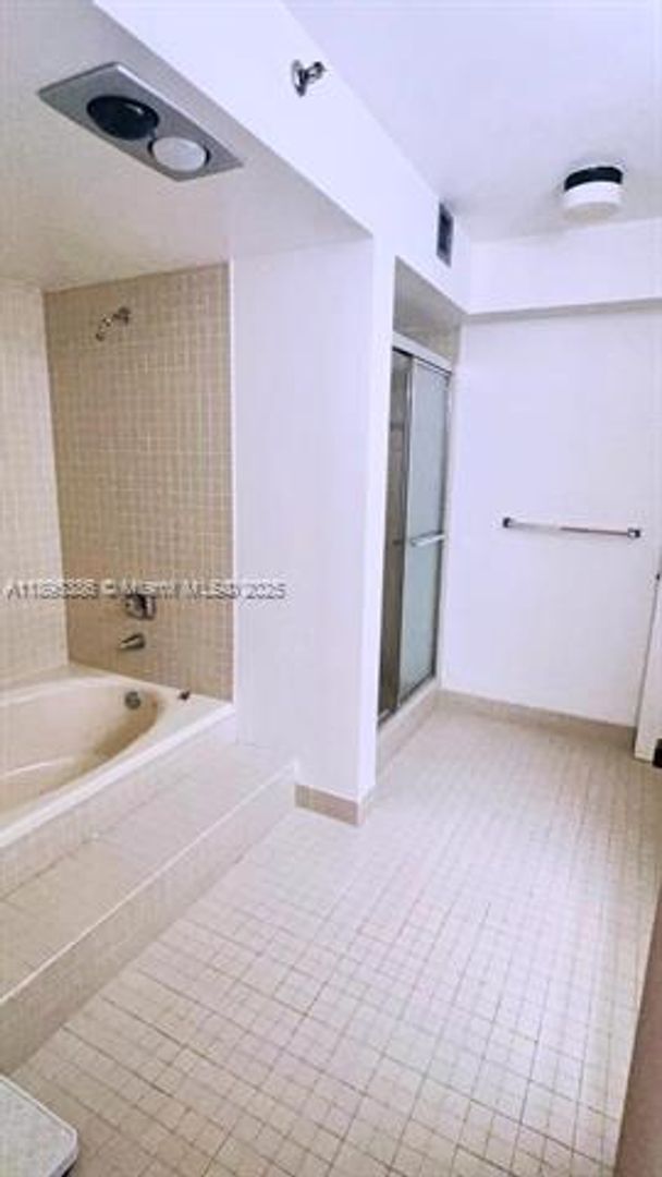 Building Photo - 170 Ocean Ln Dr