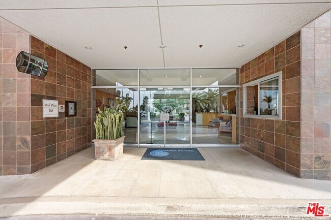 Building Photo - 515 Ocean Ave