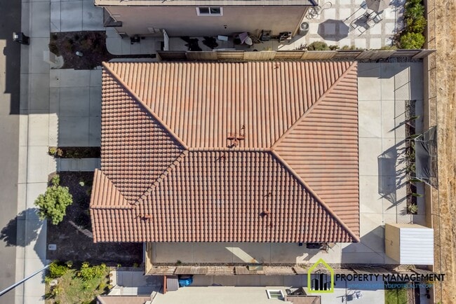 Building Photo - Modern and Spacious 4-Bedroom Home for Rent!