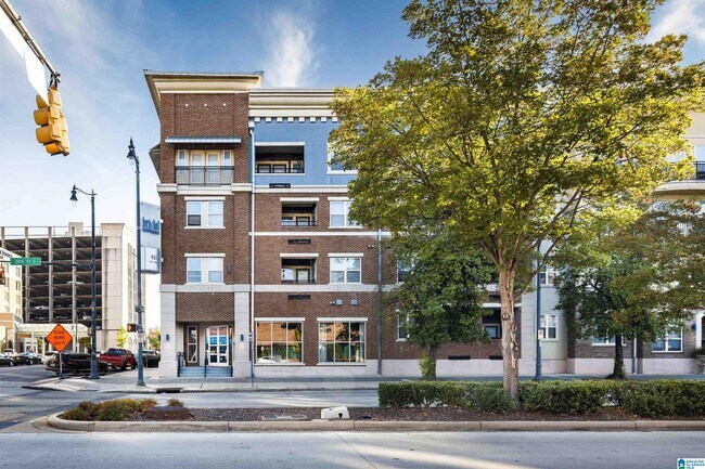 Building Photo - 2020 5th Ave S
