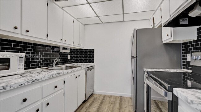 Building Photo - 1301 SW 134th Way