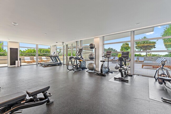 Building Photo - 3100 N Ocean Dr