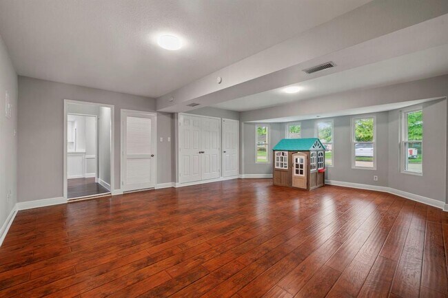 Building Photo - 11215 Sageway Dr