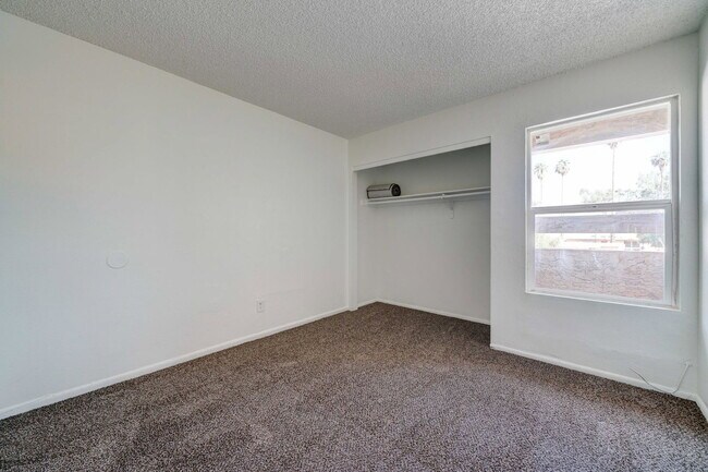 Building Photo - 2696 N 43rd Ave