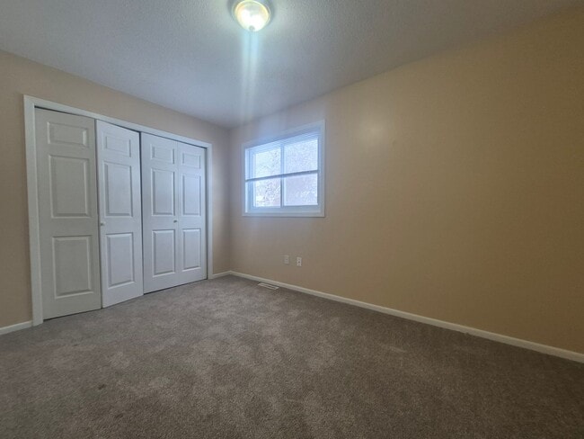 Building Photo - 896 Wescott Square