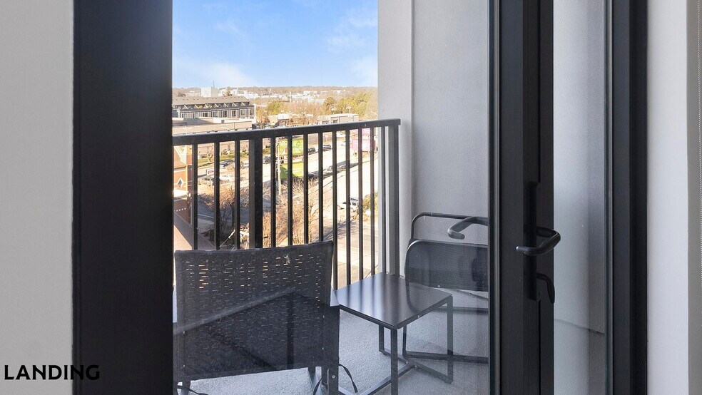 Building Photo - 1007 S Mint St